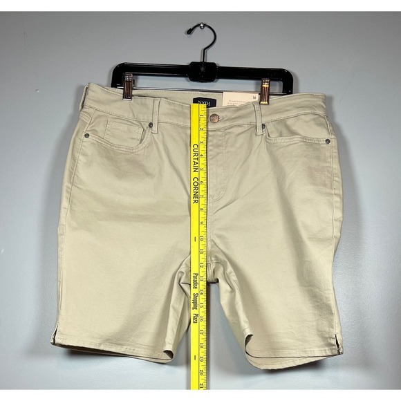 NWT NYDJ ELLA SHORT WITH SIDESEAM SLITS, Feather, LIFTxTUCK, Size 16 - Picture 4 of 11